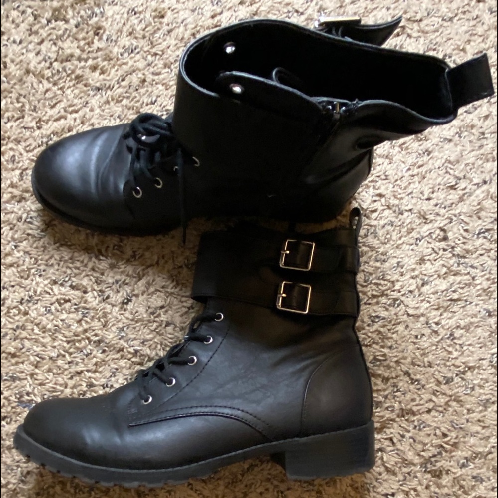 Cute leather ankle boots 🖤